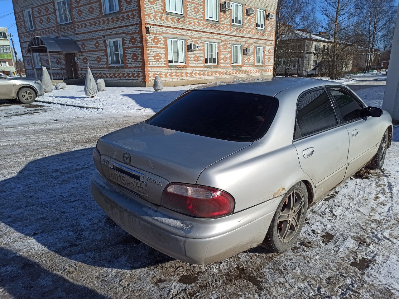 продам Мазду 626 
мотор без (2)