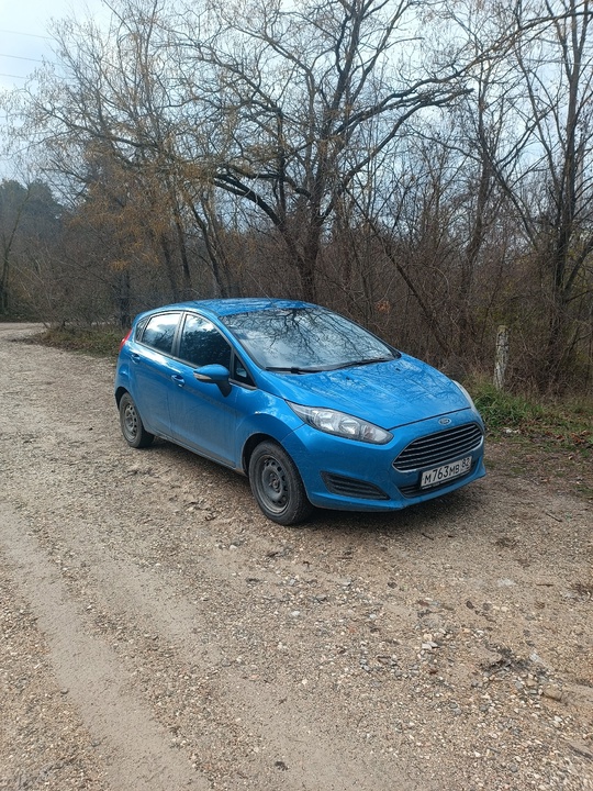 Машина Ford Fiesta в хорошем