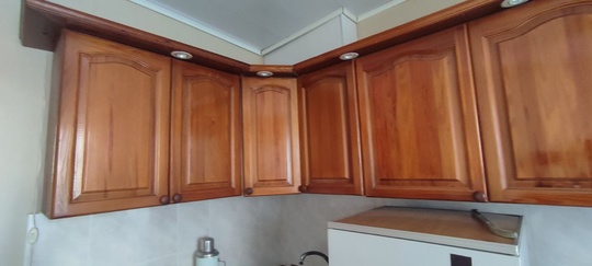 Продам: 
Двухспальная кровать 2м*1,6м + (4)