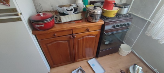Продам: 
Двухспальная кровать 2м*1,6м + (5)