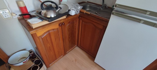 Продам: 
Двухспальная кровать 2м*1,6м + (6)