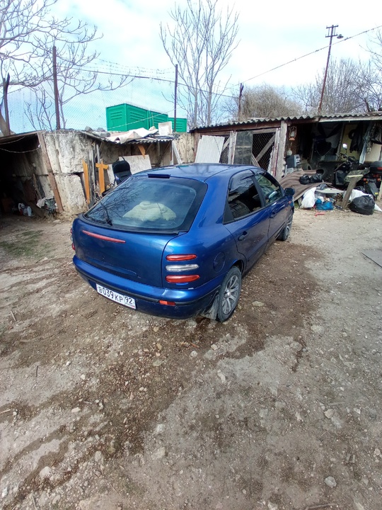 Продам.
Фиат Брава 1996г.
Объем 1,4 бензин
Пробег (2)