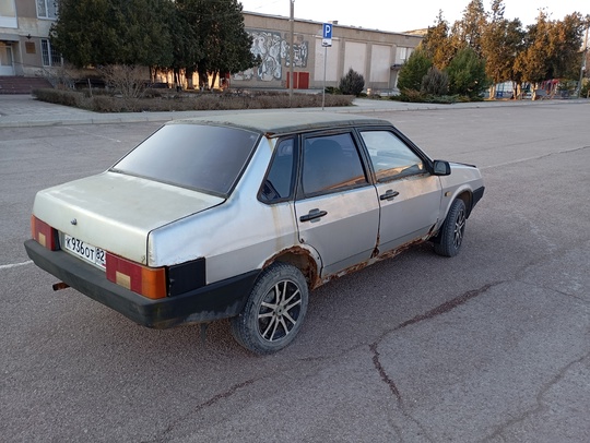 Продам ВАЗ 21099 2001года.По тех (2)