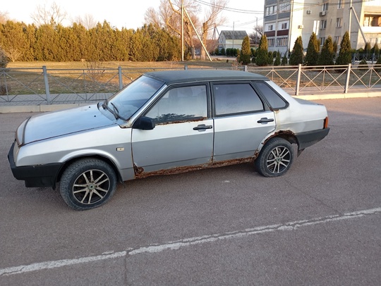 Продам ВАЗ 21099 2001года.По тех (4)