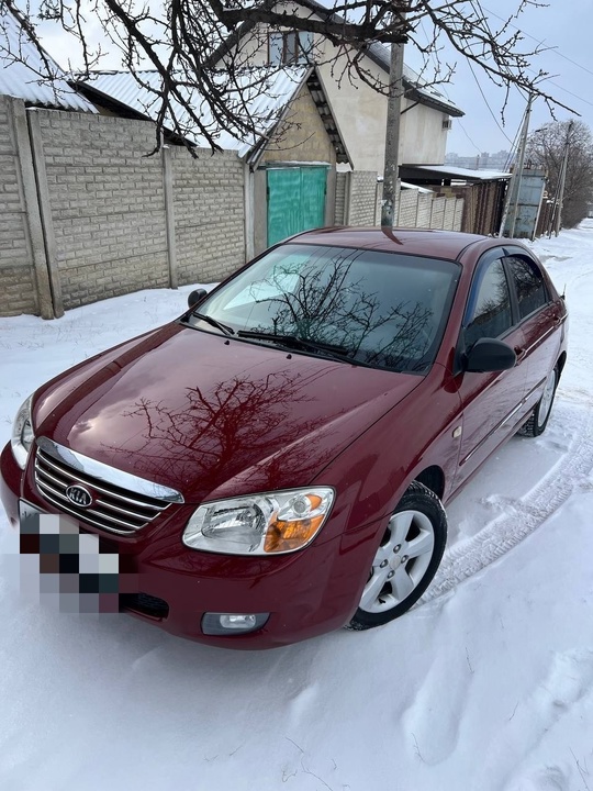 Киа Черато) 2007г. 
1.6 бензин.
АВТОМАТ.
Технически