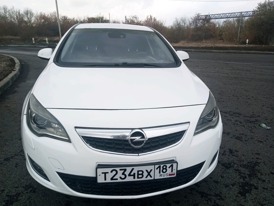 Opel Astra J. 2011 г. (1)