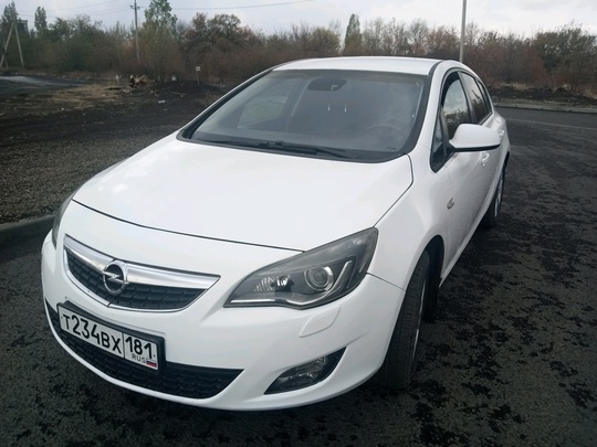Opel Astra J. 2011 г. (5)