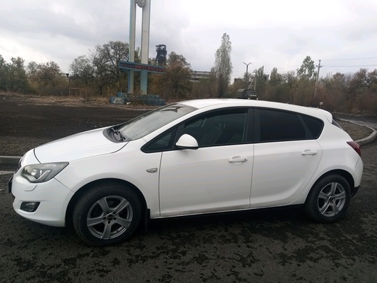 Opel Astra J. 2011 г. (6)