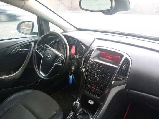 Opel Astra J. 2011 г. (7)
