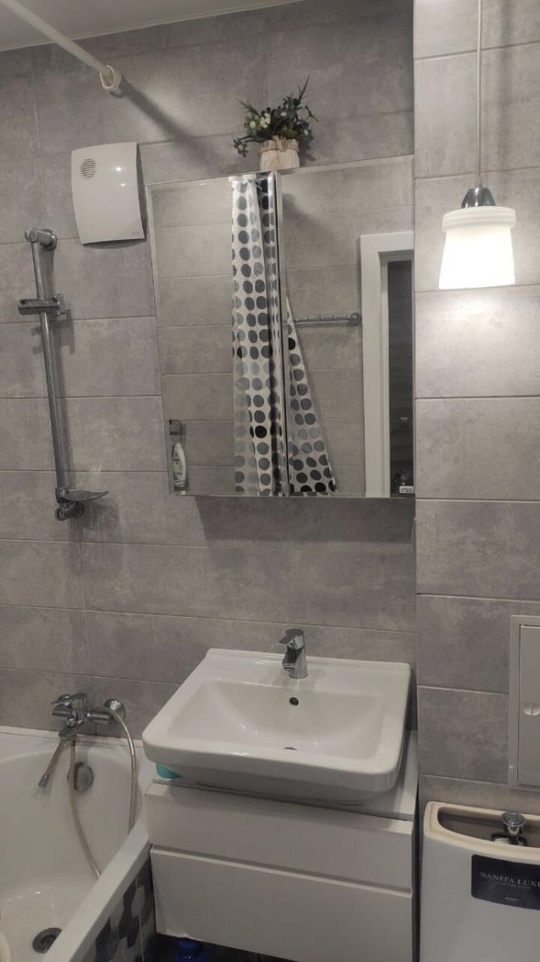 Продается 1 комнатная квартира, площадь (4)