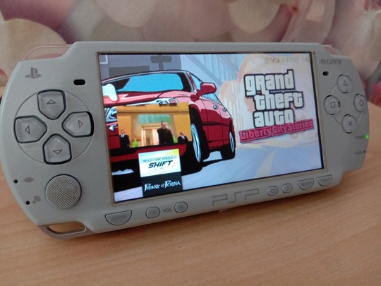 Sony PSP 2000-я модель. В