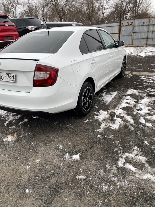 SKODA RAPID 2018 год, 1,6 (1)