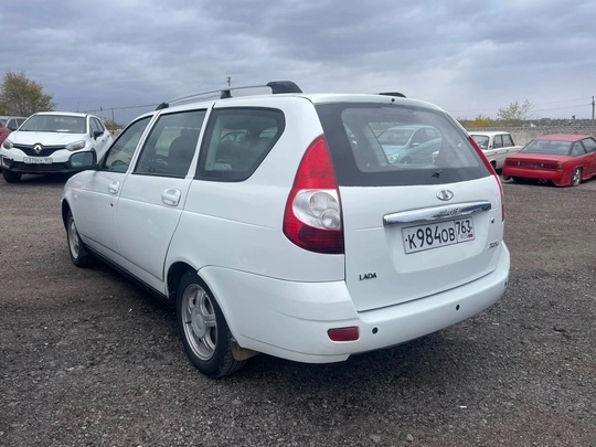 Lada Priora 2010 год
1.6  (3)