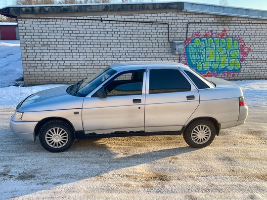 В продажу залетает 
2110 2003 (1)