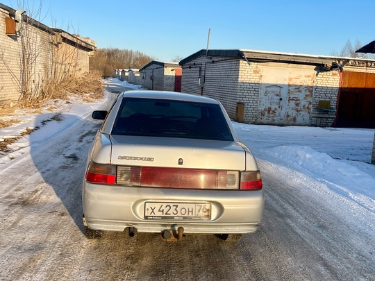 В продажу залетает 
2110 2003 (5)
