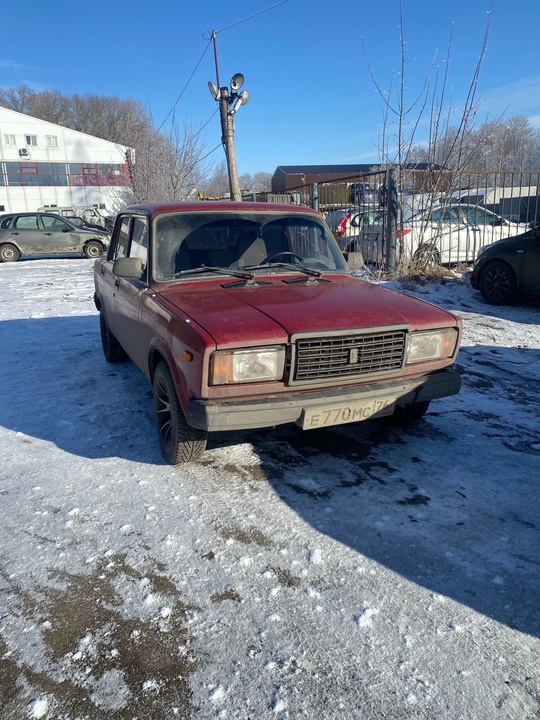 Ваз 2107
2007 год 
Инжектор 
Сигнализация