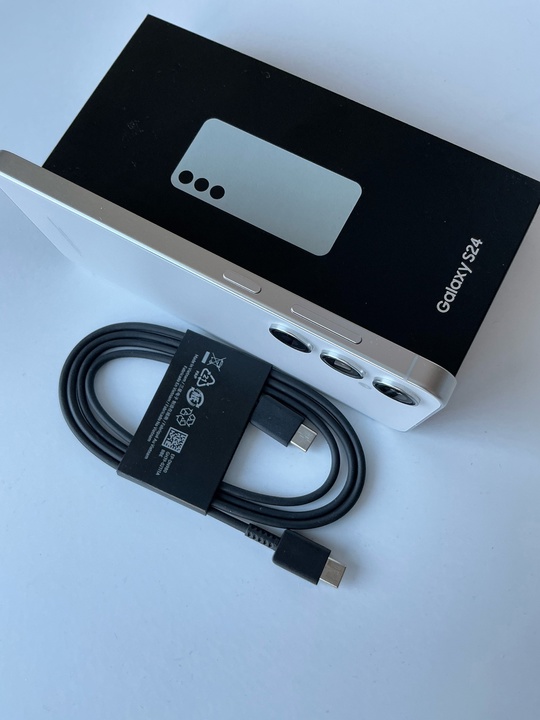 Samsung Galaxy S24  8/128гиг.Состояние