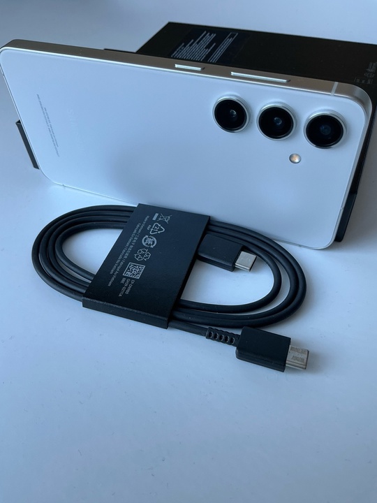 Samsung Galaxy S24  8/128гиг.Состояние (5)
