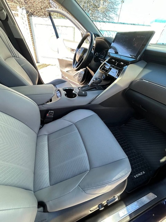 ПРОДАМ Автомобиль Toyta Venza 2021 (5)