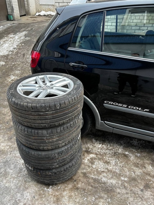 Г . Луганск
Volkswagen Golf plus (4)
