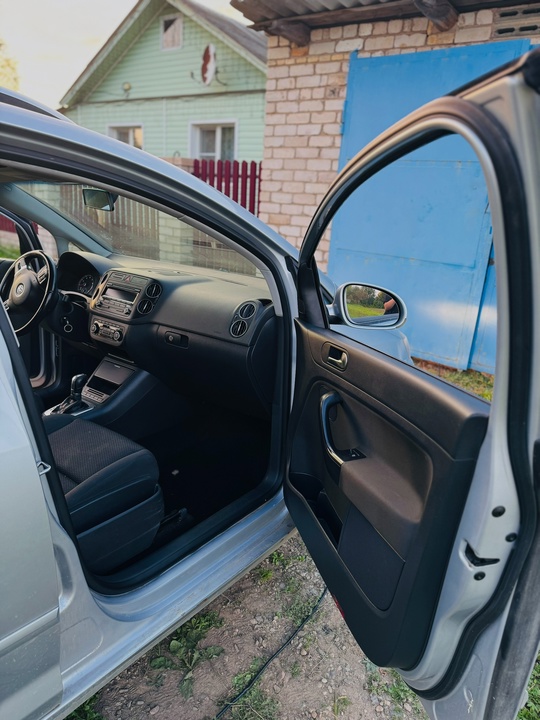 Продам авто 2013 года 750 (1)