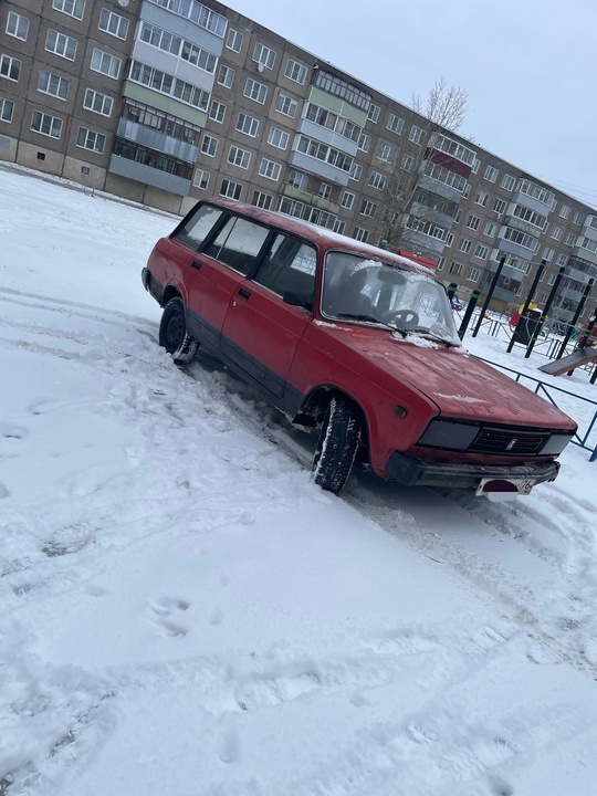 Продам,на ходу.Нужно варить левую сторону,без (1)