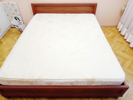Продам Матрас б/у - 1.60