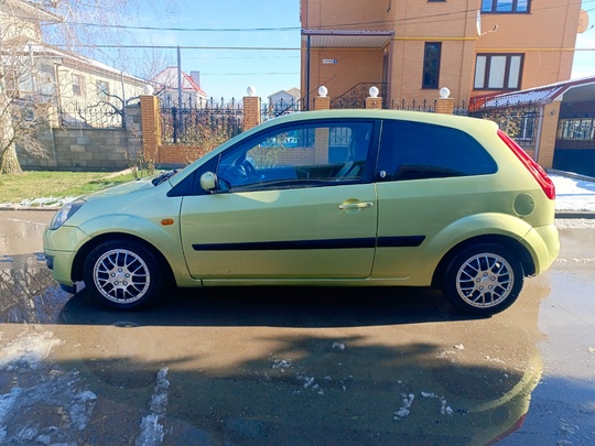 Продается Форд Фиеста 2006 года. (1)