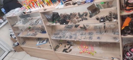 Продам витрины, длина 6 метров, (2)