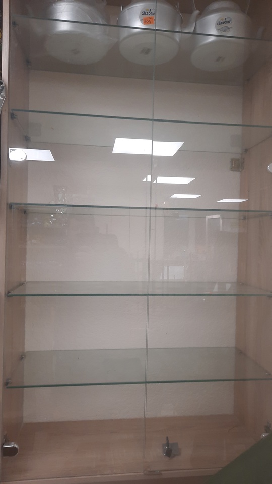 Продам витрины, длина 6 метров, (3)