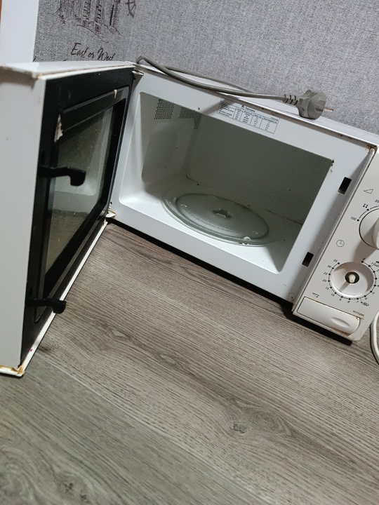 Продам микроволновую печь, Samsung, 20л, (1)