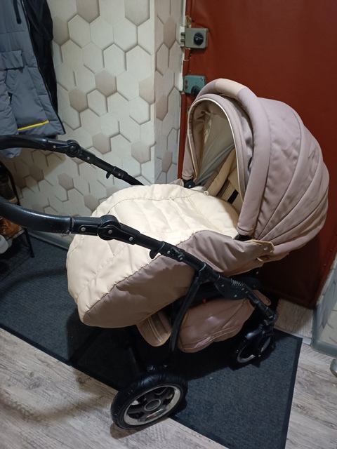 Продается коляска 3в1 б/у
Все части (3)