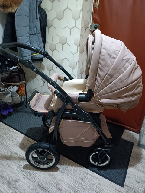 Продается коляска 3в1 б/у
Все части (4)