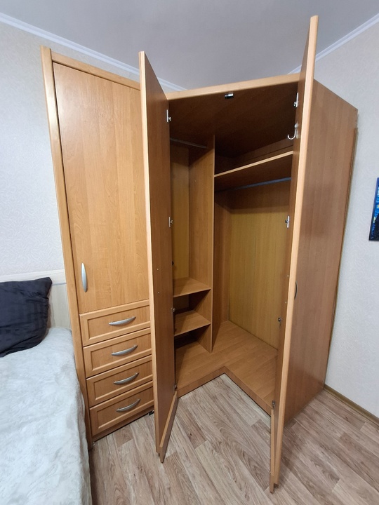 Продам шкаф 
Цена: 5к
Территориально Луганск,