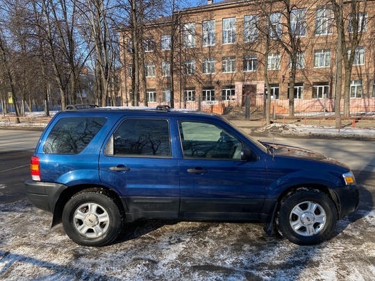 Форд Эскейп 
2003 год
3.0 автомат (4)