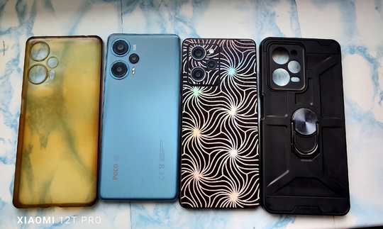 В продаже имеются 2 смартфона (1)