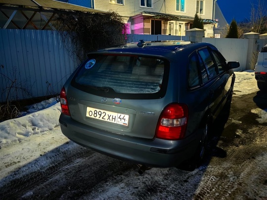 Продаётся мазда 323f 1999 год. (1)