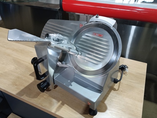 Слайсер Airhot SL 250
485х405х365 (ШхГхВ)
Толщина