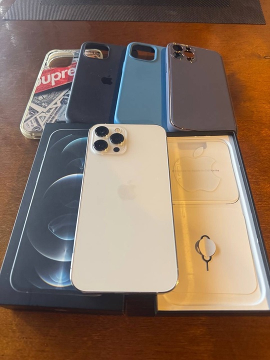 iPhone 12 Pro Max 
Акб (1)