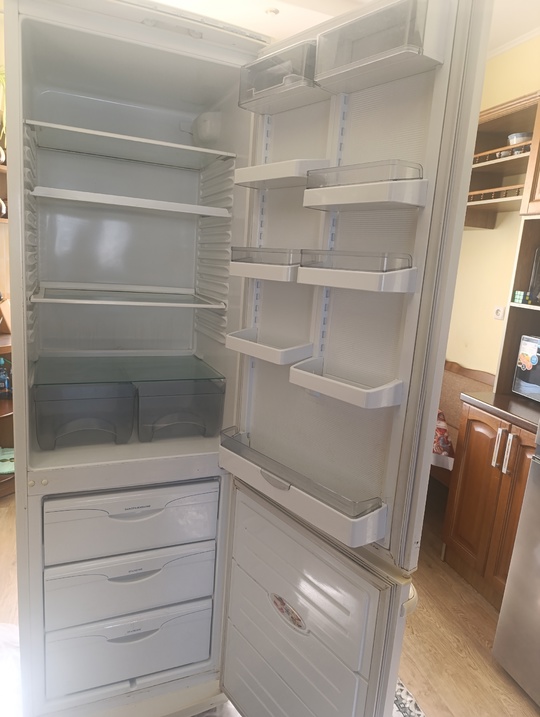 Продам холодильник двухкамерный Минск в (1)