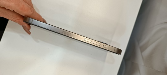 Продам IPHONE 15 Pro Max (1)