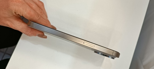 Продам IPHONE 15 Pro Max (2)