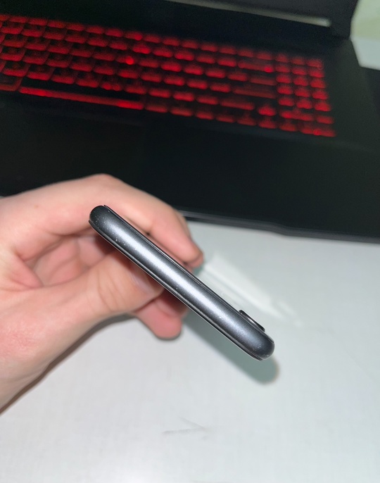 Продам iPhone 8 на 64ГБ, (3)
