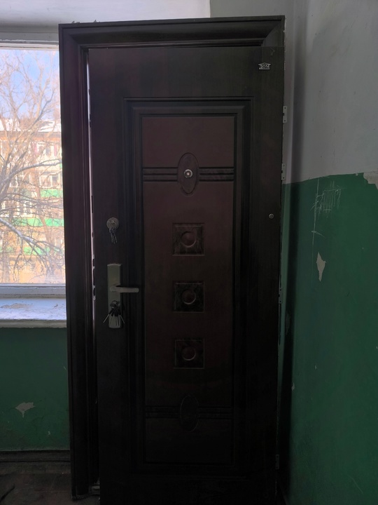 Продам дверь в хорошем состояни,