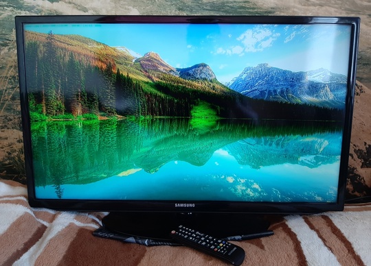 Продам ЖК-телевизор Samsung UE32EH5040W.
32" (81cm) (5)