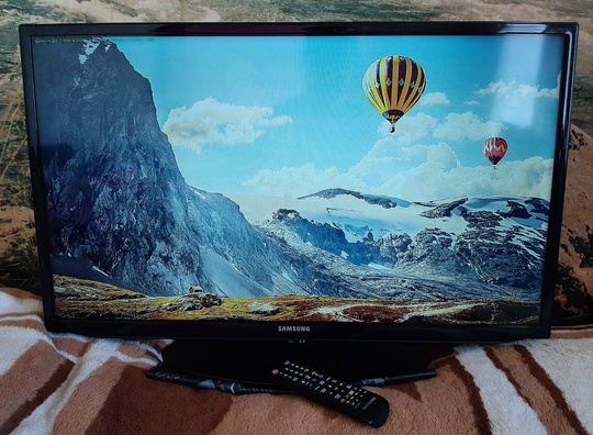 Продам ЖК-телевизор Samsung UE32EH5040W.
32" (81cm) (6)