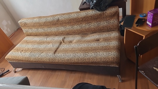 Продам диван срочно еврокнижка ,