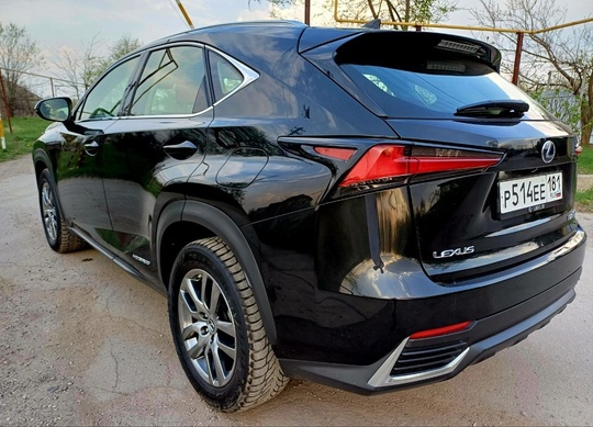 Продам Lexus NX 300h
Премиальная иномарка (6)