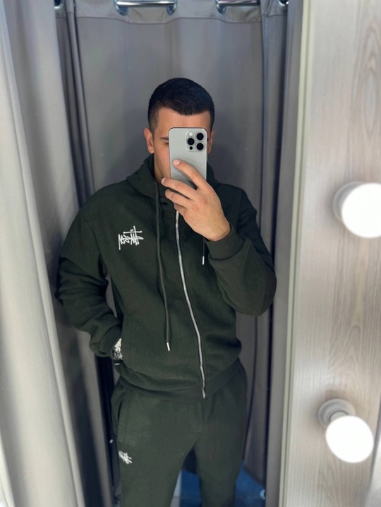Рубашки Moncler 3000₽
Пайта Fred Perry (1)