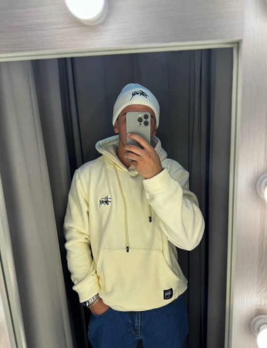 Рубашки Moncler 3000₽
Пайта Fred Perry (5)